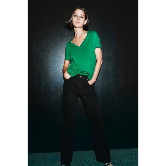 Zara Green V-Neck Short Sleeve T-Shirt Lightweight - Picture 1 of 6